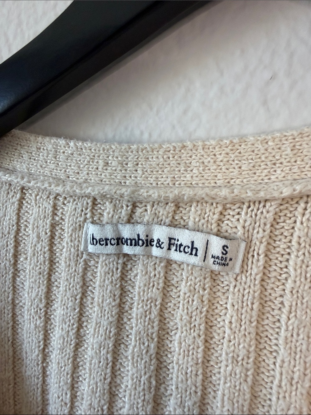 Abercrombie & Fitch Cream Ribbed Cropped Button-Front Cardigan Size S - Picture 2 of 4